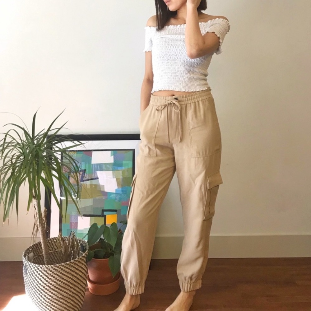 ✨Cute Off Shoulder Crop Top✨